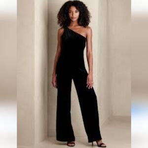 || BANANA REPUBLIC FACTORY || black velvet, 1 shoulder jumpsuit, sz XS
